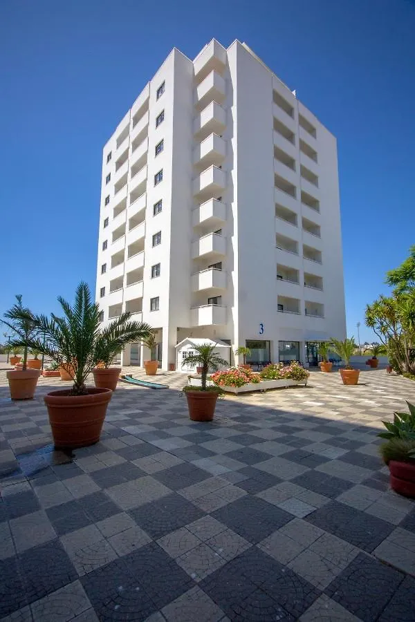Sea View Apartment - 3 Swimming Pool & Fitness Albufeira 0*,  Portugal
